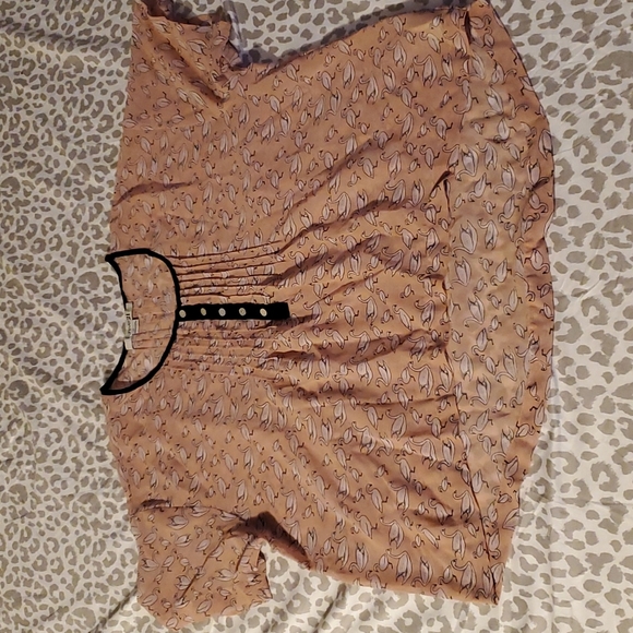 Forever 21 Tops - 🤘3 For $20🤘 Forever 21 sheer flowy top